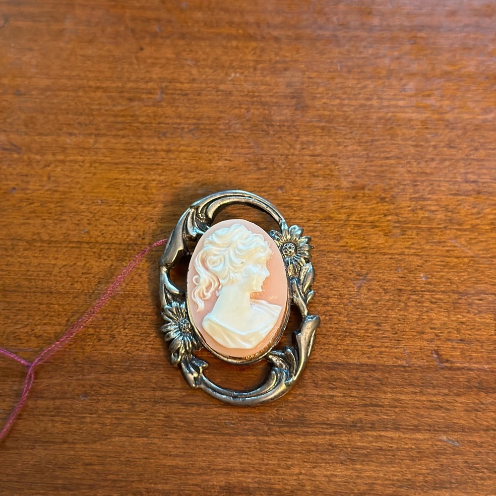 Cameo Pin
